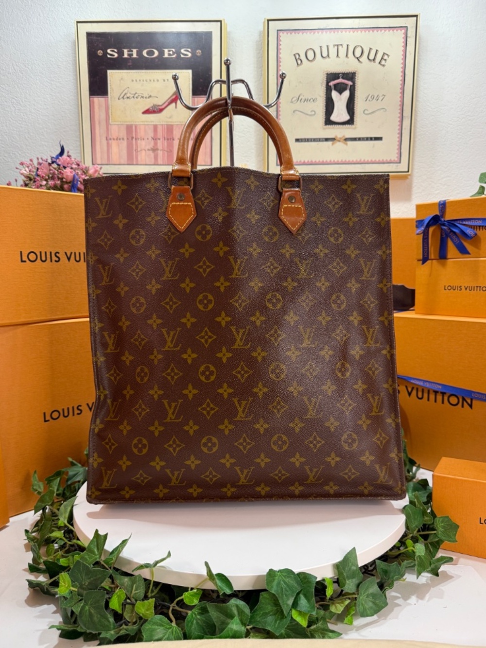 CHIC LOUIS VUITTON MONOGRAM GM TOTE! - Picture 15 of 17